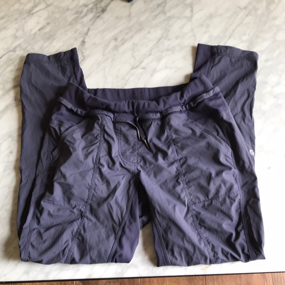 Lululemon size 6 joggers blue gray color